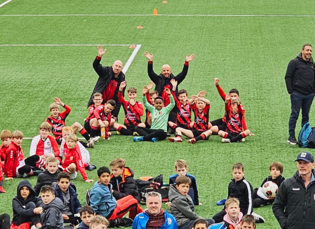 VV HEBES JO12-1 ongeslagen kampioen in de 3e fase en winnaar van het PeelPartners Paastoernooi in Asten