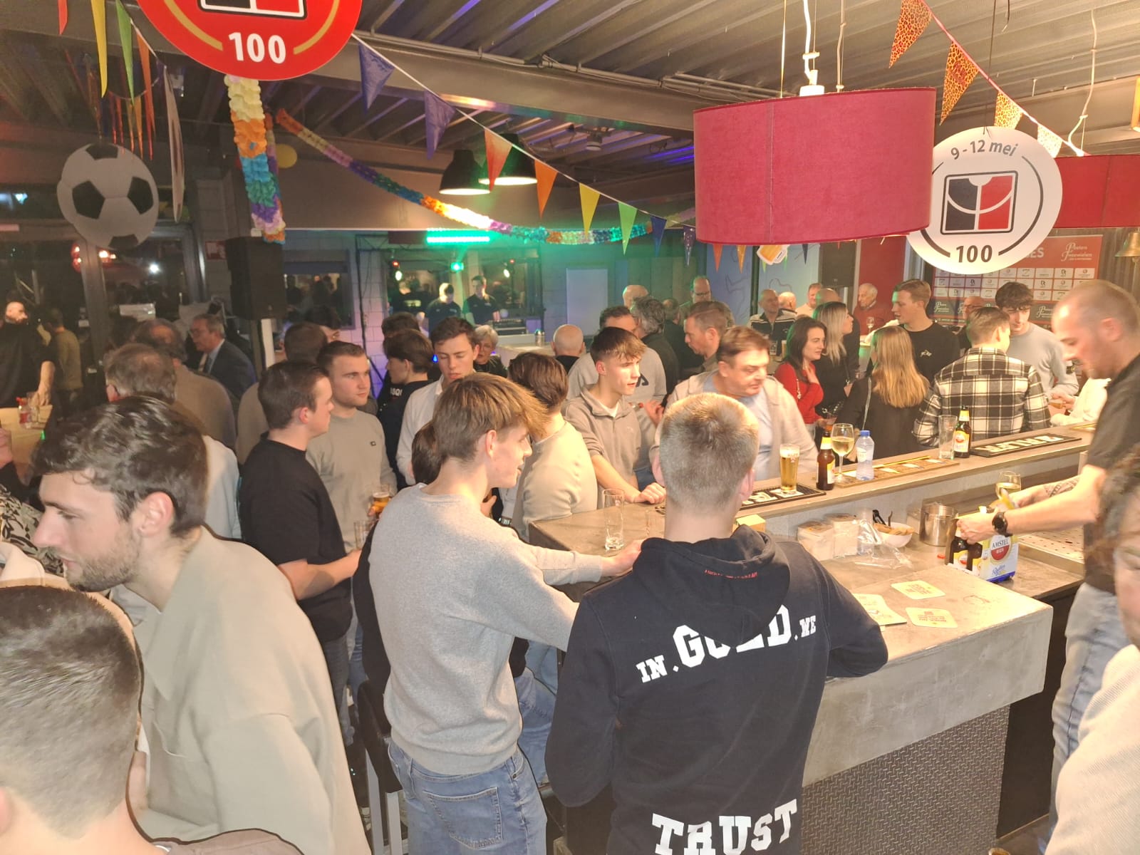 Jubileumboek 100 jaar VVHEBES afhalen of kopen